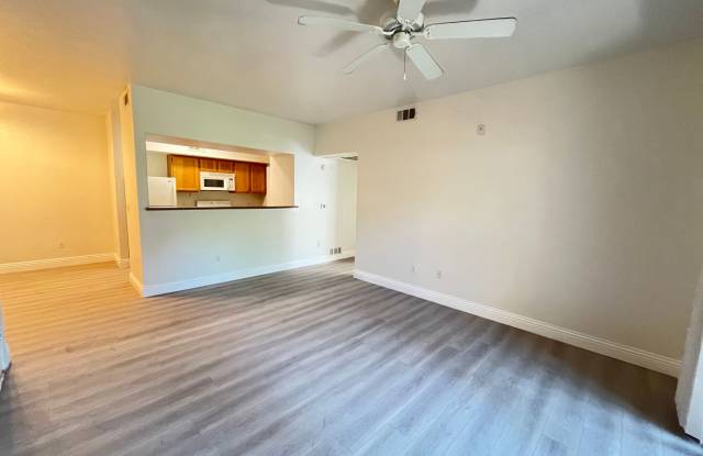 Cozy 1st Floor 1 Bedroom 1 Bathroom Gated Condo! photos photos