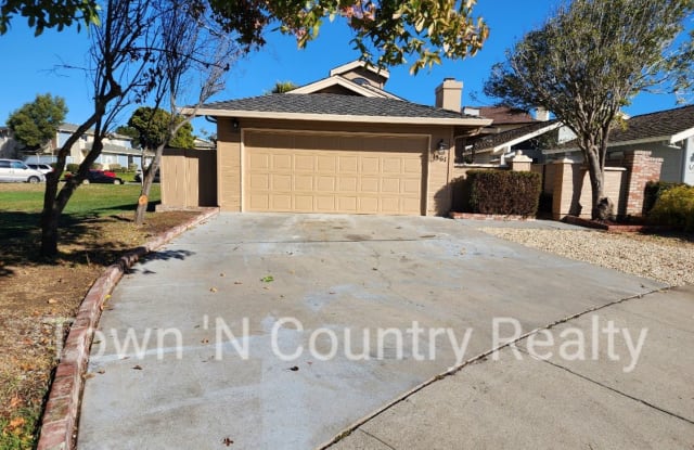 1561 Sepulveda Drive - 1561 Sepulveda Drive, Salinas, CA 93906