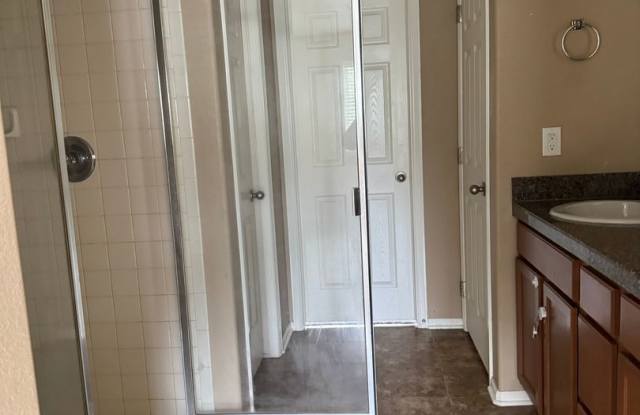 Stunning 4BR House in Aurora