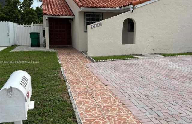 Photo of 12282 SW 10th St