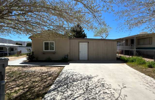 "Spacious 5-Bedroom Haven with Dual Kitchens in Hesperia!" photos photos