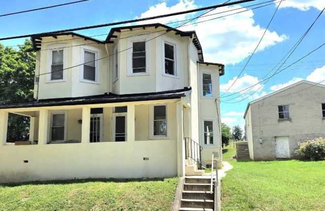 825 MAPLE AVENUE