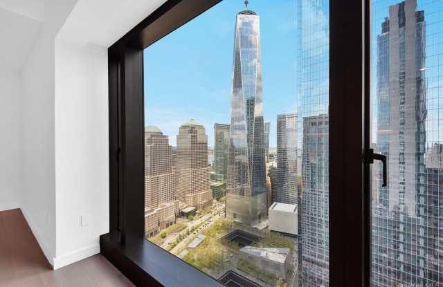 125 GREENWICH Street