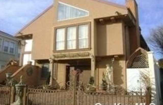 239 W Penn Street