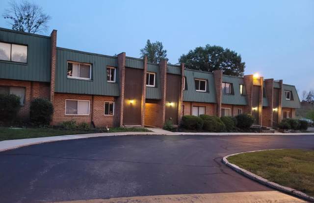 Photo of 1605 MEADOWVIEW LN #1605