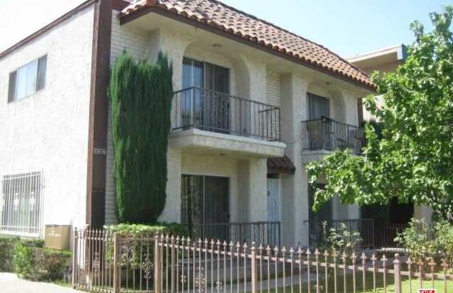 Photo of 10836 CAMARILLO St unit: 3