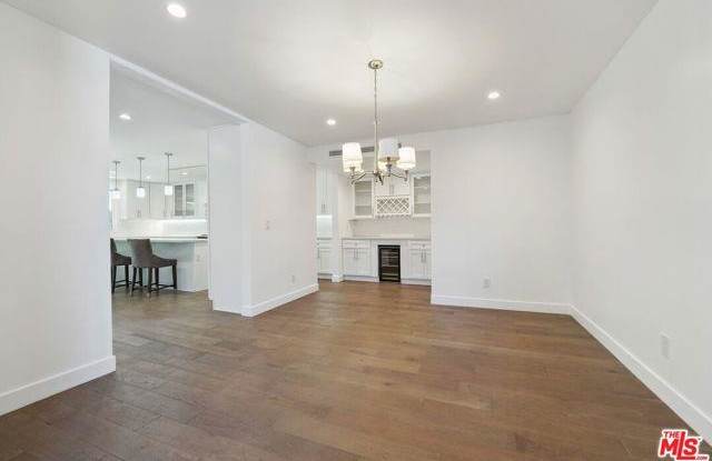 Photo of 5114 Cedros Avenue