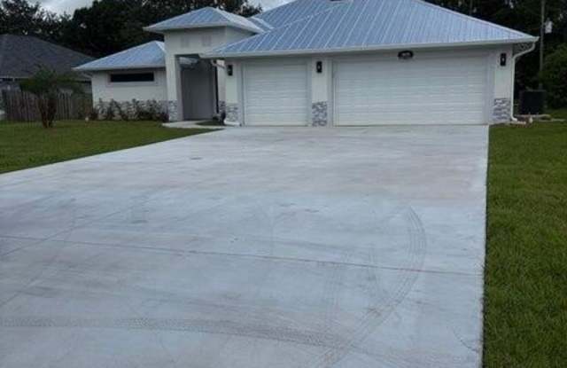 Photo of 3839 SE Jupiter Boulevard SE