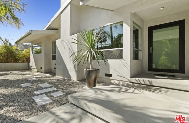 2753 LAUREL PASS