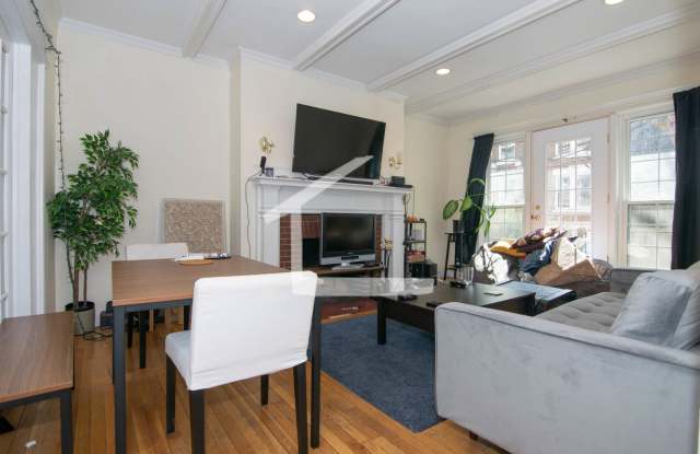 Charming 5 Bedroom-No Broker Fee