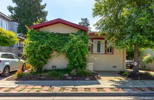 4700 Manila Ave