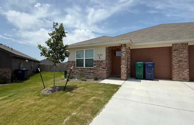 Photo of 1241 Lexington (A/B)