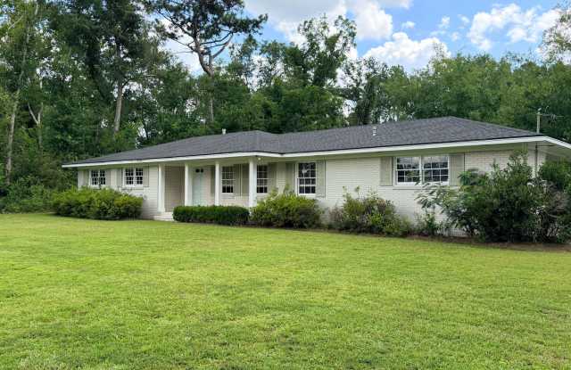 Spacious 3-Bedroom Home Near VSU & SGMC
