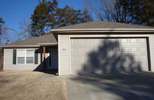 Single-Family Home in Merriam Woods