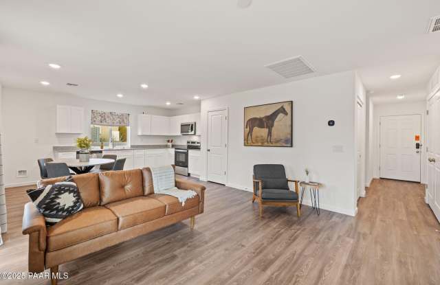 15763 S Maverick Trail