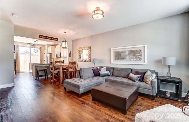 2711 Tranquil Oak Place