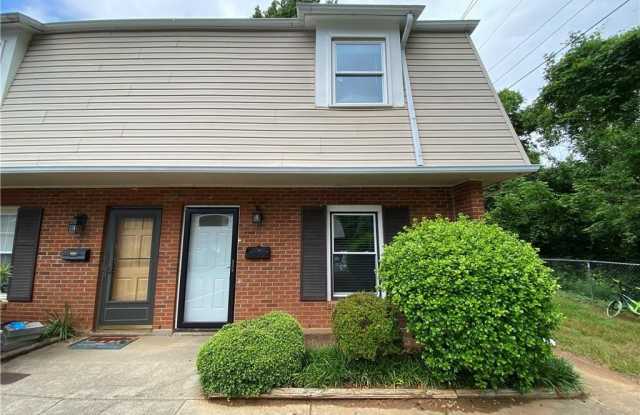 Photo of 331 Vineyard Park Court