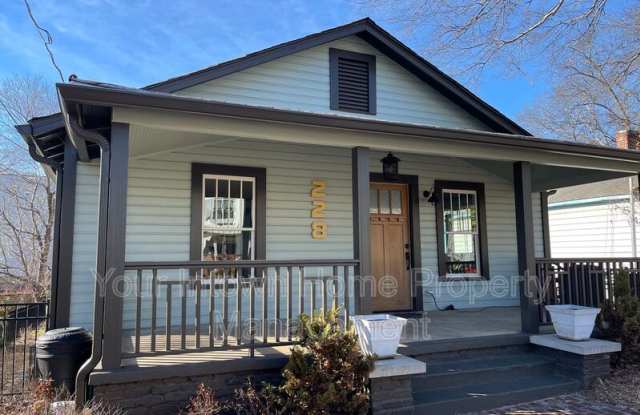 228 Mayson Ave NE