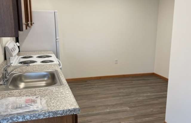 921 Kennedy Street - 313