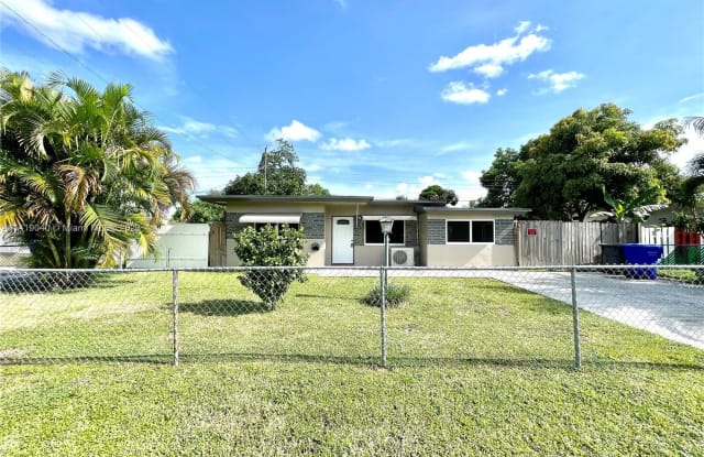 5610 Cleveland St - 5610 Cleveland Street, Hollywood, FL 33021