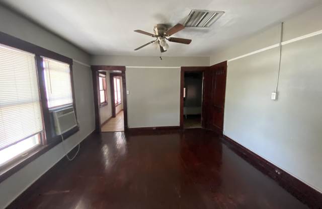 1126 East San Antonio Avenue #5