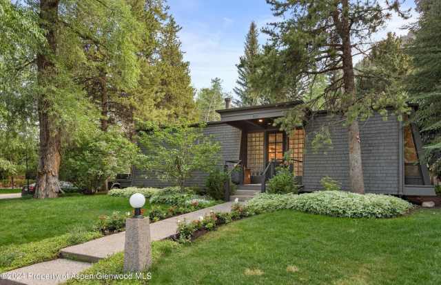 501 W Bleeker Street