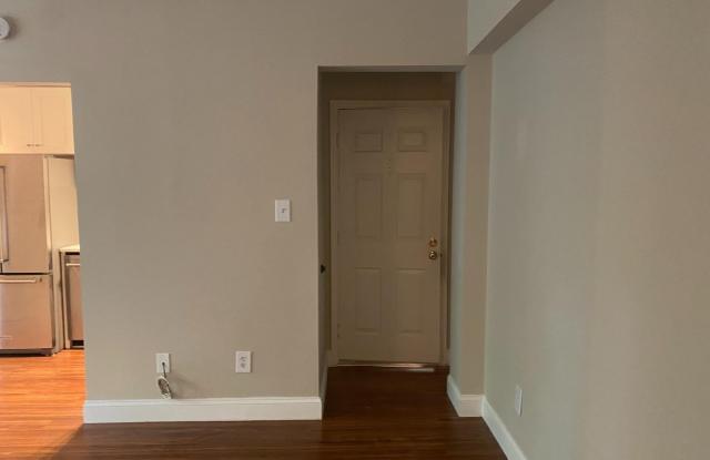 1905 N RHODES STREET