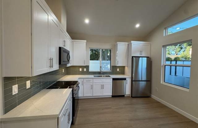 17522 Tribune Street 1/2