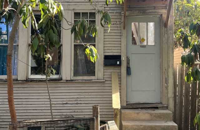 418 W Mulberry Apt A