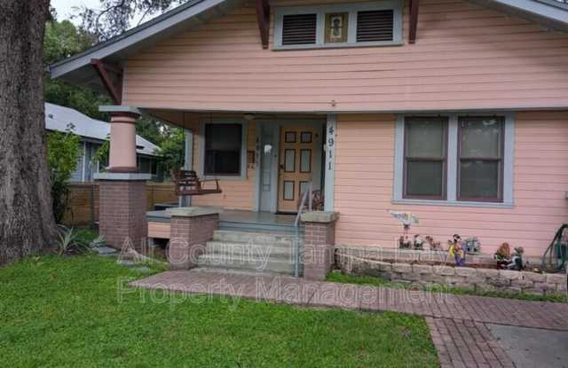 Photo of 4911 N Suwanee Ave