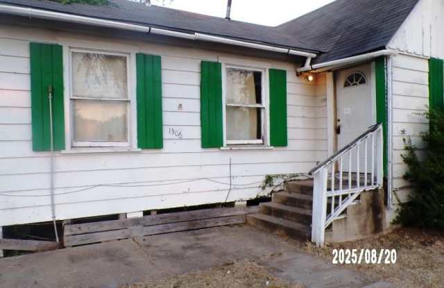 Photo of 1306 N TYLER ST