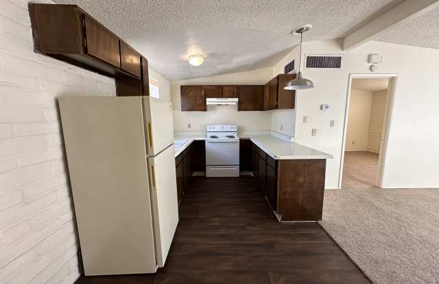 Photo of 3020 N Balboa Ave Apt 6