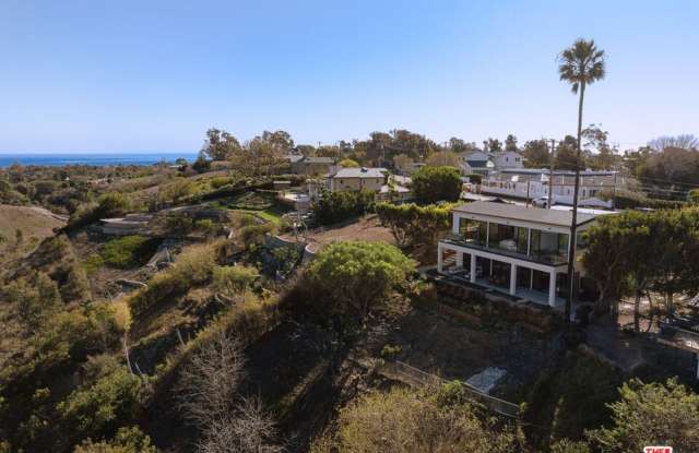 6656 Dume Dr unit: B