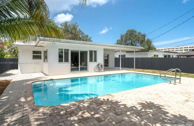 Photo of 3920 Hayes Street, Hollywood, FL 33021