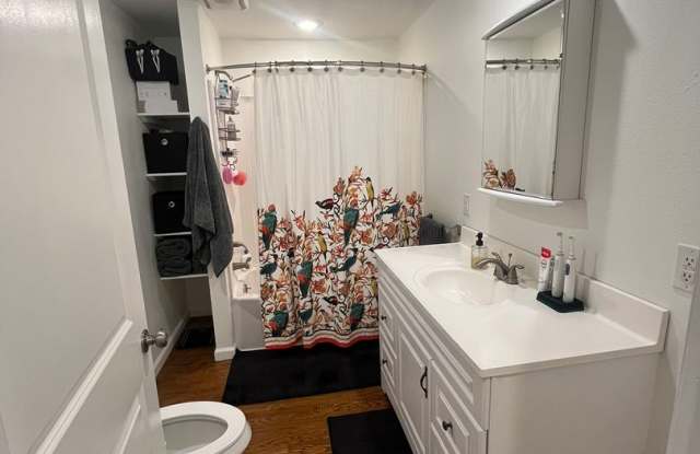 Gorgeous private home in Altavista!