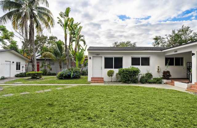 Photo of 1267 NE 127th St