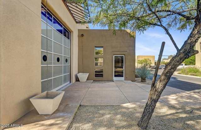 7202 E CAVE CREEK Road