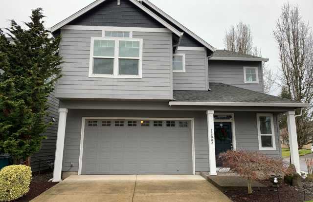 Beautiful 3 Bed 2.5 Bath 2 Story Home Located in Felida on a Flag Lot! Laminate Throughout Main Level! Bonus Room! - 11603 Northwest 27th Court, Felida, WA 98685