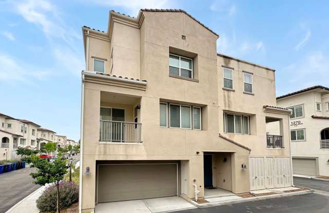 Photo of Great 3B/2.5BA Townhome in Otay Mesa!