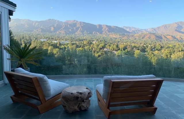 4220 Mesa Vista Drive
