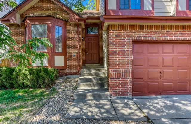 Beautifully Updated 3BR/2.5BA Home in Longmont – $300 Off First Month's Rent
