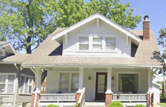Spacious 4 Bed / 2.5 Bath Home in the Heart of Kansas City!