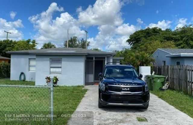 1033 NW 4th Ave