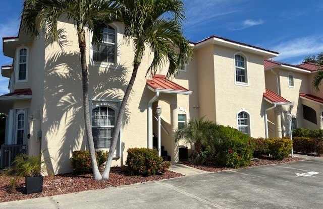 5410 Chiquita Boulevard S 203