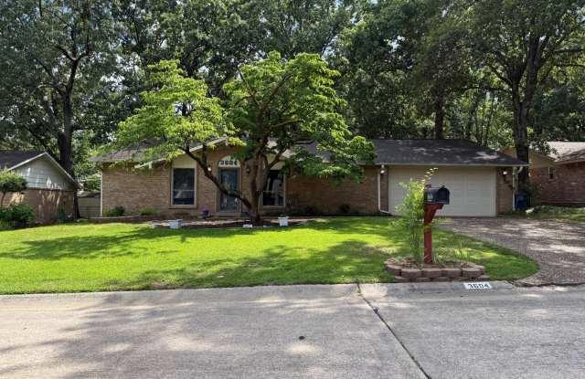 3604 Royal Oak Dr., North Little Rock AR 72116 - Wonderfully laid out 3br 2ba in Lakewood