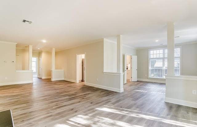 1301 Queens Rd Unit C31