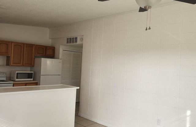 139 Roosevelt Avenue unit: D