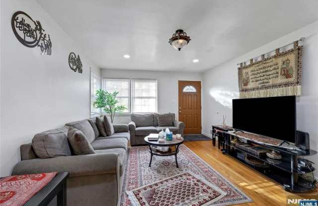 188 Luddington Avenue