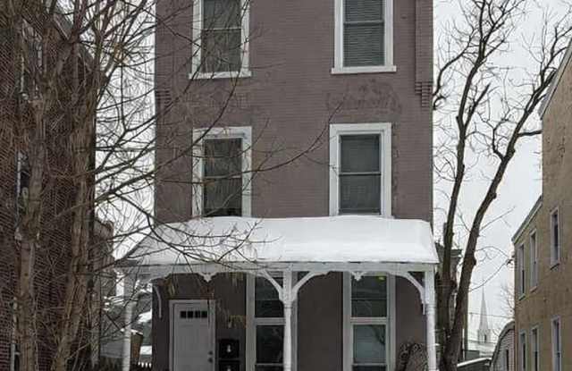 542 STANBRIDGE Street unit: 1