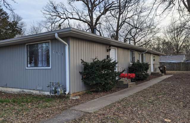 1910 East Monroe Street - B